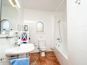Koupelna v ubytování Villa Los Buhitos by Interhome