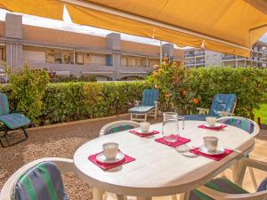 A balcony or terrace at Apartment Golf Sant Jordi by Interhome