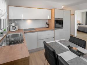 Fotografia z galérie ubytovania Apartment Lucia-2 by Interhome v destinácii Kmeti