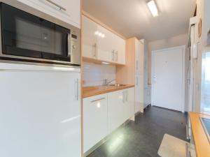 Η κουζίνα ή μικρή κουζίνα στο Apartment Firenze 011 by Interhome