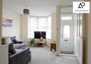 Luxurious 3 Bedroom House by Austen Properties Serviced Accommodation Basingstoke - Garden and Wifi