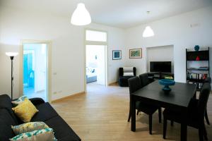 Televízia a/alebo spoločenská miestnosť v ubytovaní Casa Miniero Sorrento Center + 7 fotografií