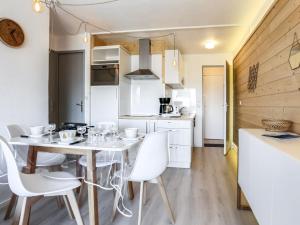 Una cocina o zona de cocina en Apartment Lunik Orion-46 by Interhome