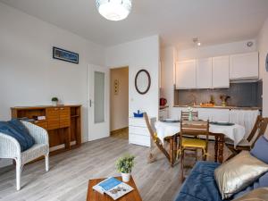 Η κουζίνα ή μικρή κουζίνα στο Apartment Le Dolmen by Interhome