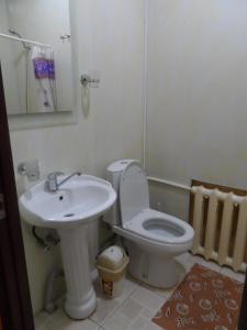 A bathroom at Jahongir B&B Tashkent