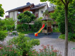 Herní místnost nebo prostor pro děti v ubytování Apartment Allmi by Interhome