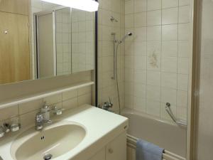 Koupelna v ubytování Apartment Allmi by Interhome