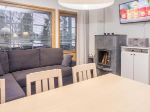 Køkken eller tekøkken på Holiday Home Rukatonttu d 15 by Interhome