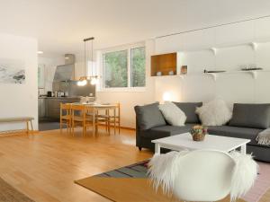 Posezení v ubytování Apartment Birken by Interhome