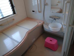 Bathroom sa コウノトリの里の宿