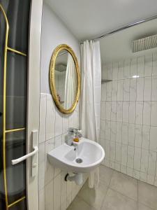 Ванна кімната в Ermitage Apt, Апартаменти в Центрі Дніпра
