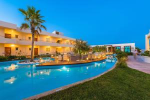 Bazén v ubytování Afandou Bay Resort Suites nebo v jeho okolí