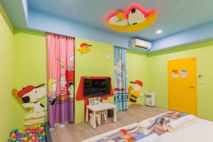 TV a/nebo společenská místnost v ubytování Kids Fun B&B + 37 fotografií