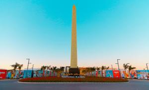 een weergave van het Washington monument in een stad bij Porto Said Resort Rentals in `Ezbet Shalabi el-Rûdi
