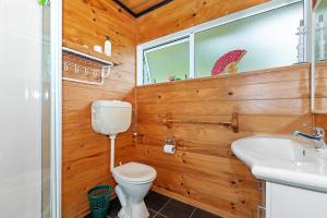 Ένα μπάνιο στο Bach and Relax - Oakura Holiday Home