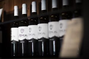 Nápoje v ubytovaní Il Roncal Wine Resort - for Wine Lovers
