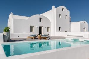 Gallery image of White & Co. Exclusive Island Villas in Pirgos