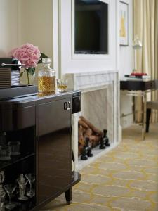 Μια τηλεόραση ή/και κέντρο ψυχαγωγίας στο The Langham Hong Kong
