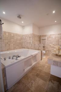 Hotel Resort Landgoed Westerlee tesisinde bir banyo