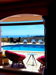 The swimming pool at or close to Villa Bambi