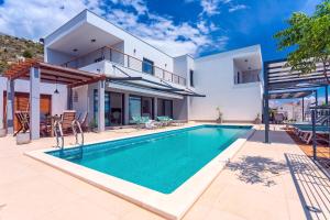 Bazén v ubytování Seaview holiday home Lemona nebo v jeho okolí