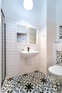 Kúpeľňa v ubytovaní LAGUNA Apartament Polanica Residence 59 z klimatyzacją