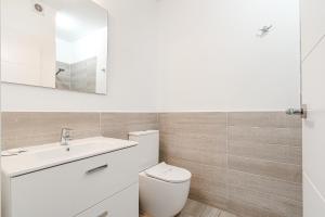 Kúpeľňa v ubytovaní APARTAMENTO DE LUJO EN MARE VERDE