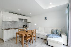 Kuchyňa alebo kuchynka v ubytovaní APARTAMENTO DE LUJO EN MARE VERDE