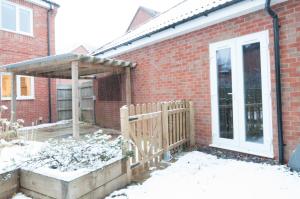 Lysander House - Modern, 4-Bed House, near Alton Towers during the winter