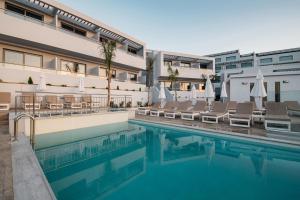 Bazén v ubytování Tesoro Hotel Zakynthos nebo v jeho okolí