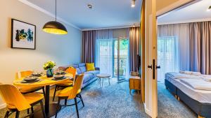 Posteľ alebo postele v izbe v ubytovaní Apartamenty VIP Centrum - Wczasowa 17 by Royal Aparts