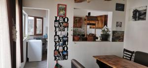 A kitchen or kitchenette at Banya Guest Rooms 23