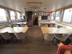 Gallery image of Hotelboat Allure in Amsterdam