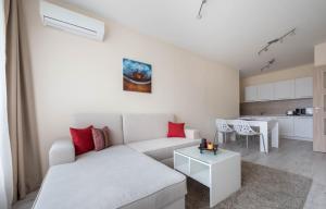 Postel nebo postele na pokoji v ubytování Stoyanov South Bay - Varna