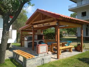 Barbecuefaciliteiten beschikbaar voor gasten van de villa