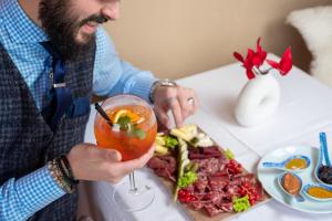 Φαγητό σε αυτό το ξενοδοχείο ή κάπου εκεί κοντά