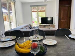 Μια τηλεόραση ή/και κέντρο ψυχαγωγίας στο Gaia - 4 Bedroom House in Larnaca