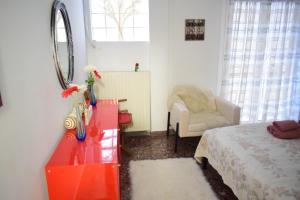 Kép Antonia's 2bedroom with garden and private parking by MK szállásáról Pireuszban a galériában