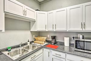 Pet-Friendly Enid Apt about 1 Mi to Historic Dtwn