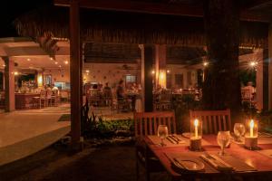 Restaurace v ubytování Capitán Suizo Beachfront Boutique Hotel