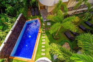 Piscina di KARON BUTTERFLY KATA HILL CONDO By THE SEA o nelle vicinanze