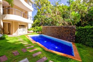 Piscina di KARON BUTTERFLY KATA HILL CONDO By THE SEA o nelle vicinanze