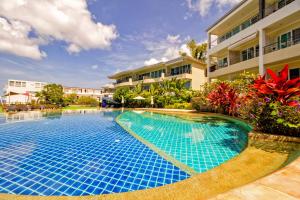 Piscina di KARON BUTTERFLY KATA HILL CONDO By THE SEA o nelle vicinanze