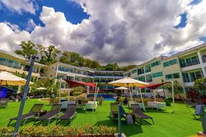 Giardino di KARON BUTTERFLY KATA HILL CONDO By THE SEA
