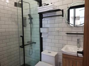חדר רחצה ב-Summerflow Hostel