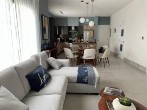 Posezení v ubytování Luxury new apartment in Cap Cana Punta Cana