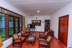 Villa Guru Hikkaduwa的休息区