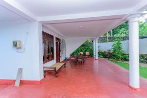 Villa Guru Hikkaduwa外面的花园
