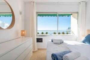 Posteľ alebo postele v izbe v ubytovaní Imperator Sea Views Apartments