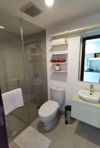 Ein Badezimmer in der Unterkunft Platinum 1010 Studio Tera Apartemen Bandung City View